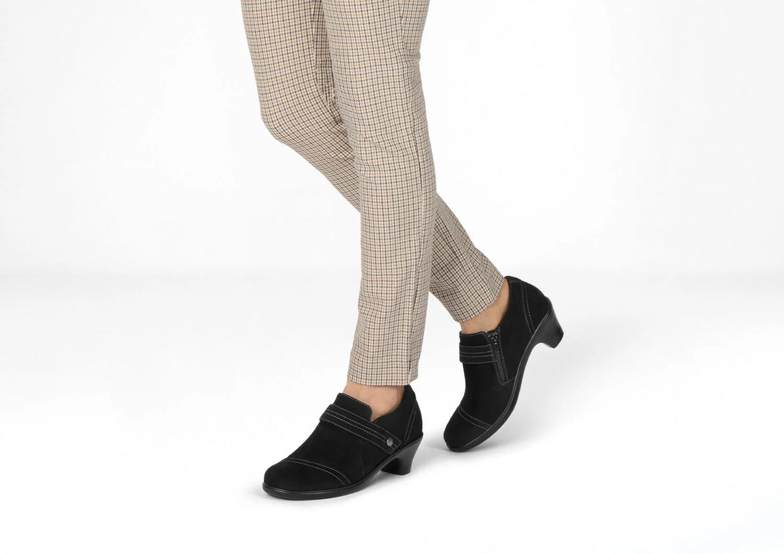 Eva - Black Suede